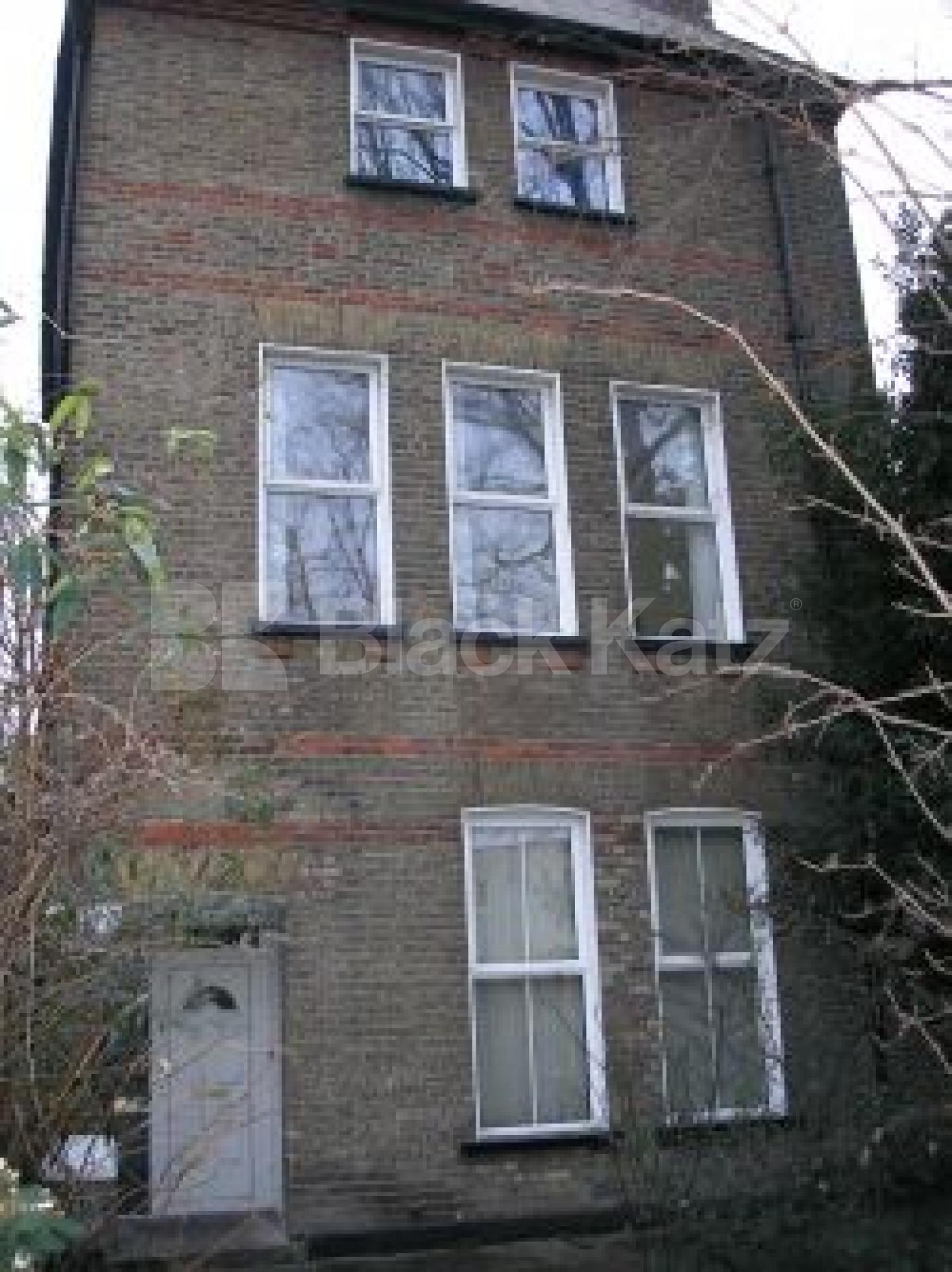 			Reduced Price, 1 Bedroom, 1 bath, 1 reception House			 Carleton Road, TUFNELL PARK N7 N7
